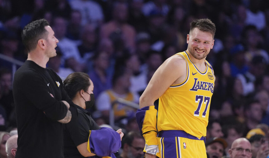 Kosminis sandoris: parduota Los Andželo „Lakers“ organizacija