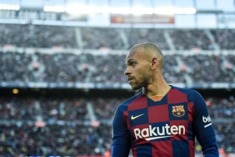 „Barcelona“ stengsis parduoti keturis žaidėjus, kad sukrapšytų pinigų gynėjui