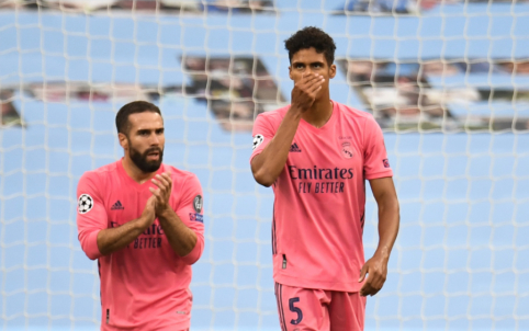 „Man Utd“ vadovų žvilgsniai ir vėl krypsta į R. Varane'ą