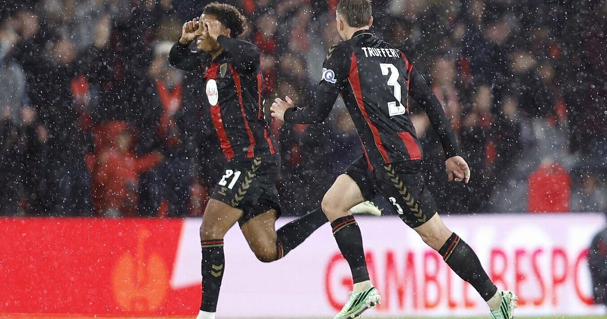 „Bournemouth“ užtikrintai nugalėjo mažumoje likusį „AC Milan“