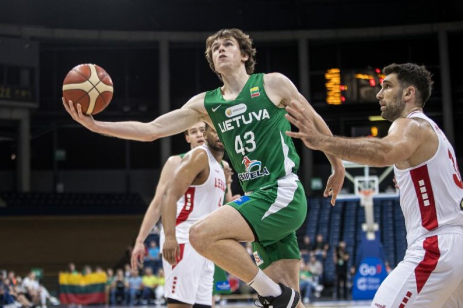 „Rytas“ sukirto rankomis su I. Sargiūnu