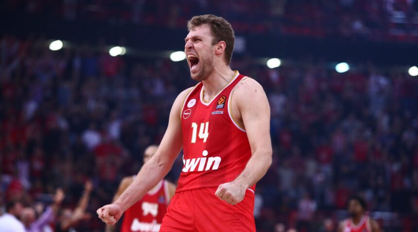 Ketvirtajame kėlinyje spurtavusi „Olympiacos“ išrašė Spanouliui pirmąją nesėkmę prie „Monaco“ vairo