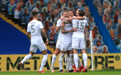 „Leeds United“ po šešiolikos metų pertraukos sugrįžtą į „Premier“ lygą 