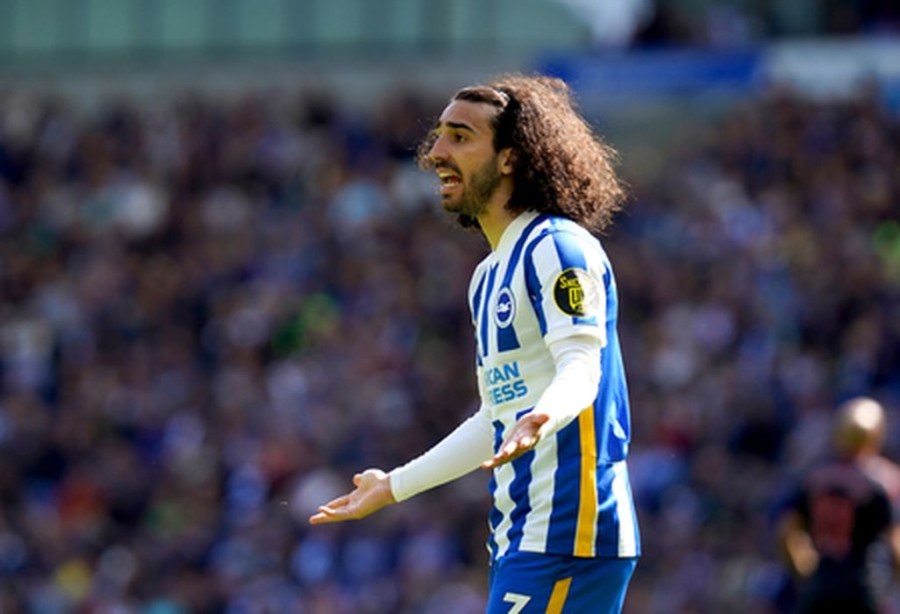Vienas iš „Brighton“ lyderių M. Cucurella oficialiai išreiškė norą palikti komandą