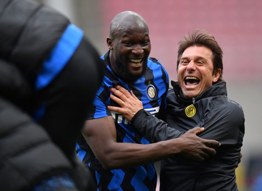 A. Conte svarstytų „Man Utd“ pasiūlymą