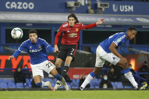 „Man Utd“ mačo pabaigoje palaužė „Everton“ ir žengė į „Carabao“ taurės pusfinalį