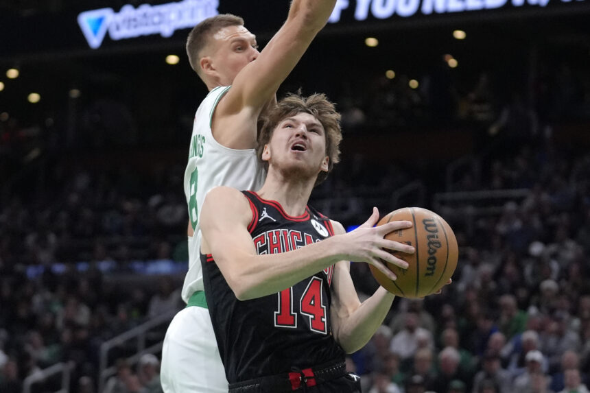  „Bulls“ be Buzelio indėlio triumfavo Bostone