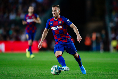 Oficialu: „Barcelona“ pardavė Arthurą
