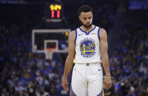 „Warriors“ vos per plauką neiškeitė S.Curry ir K.Thompsono
