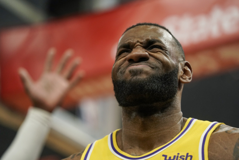 L.Jamesas: pavargau klausyti, kad M.Jordanas tempė „Bulls“ ekipą