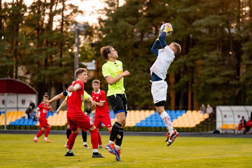 LSFL pirmajame ture – įspūdingas įvartis per save bei čempionų pralaimėjimas