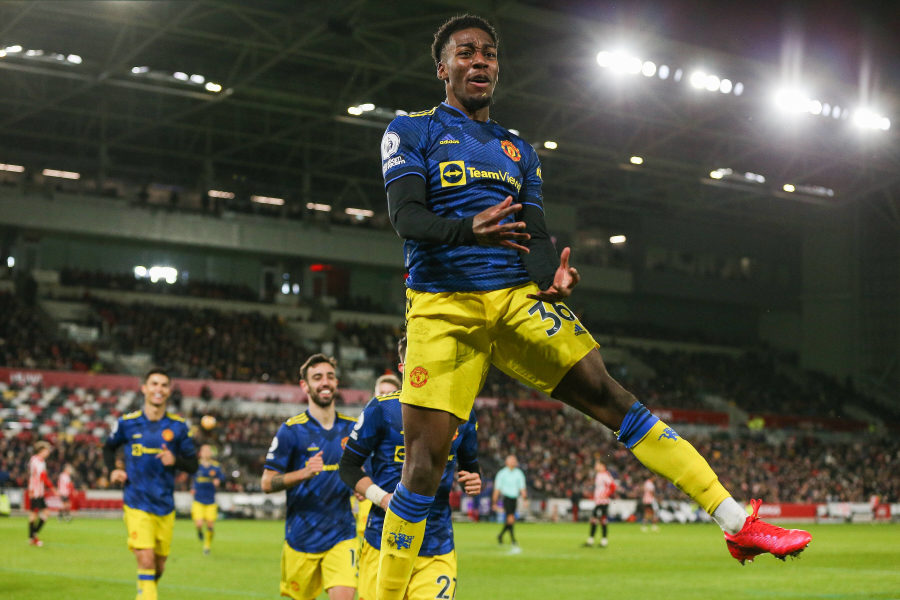 Antrajame kėlinyje prabudusi „Man Utd“ ekipa susitvarkė su „Brentford“