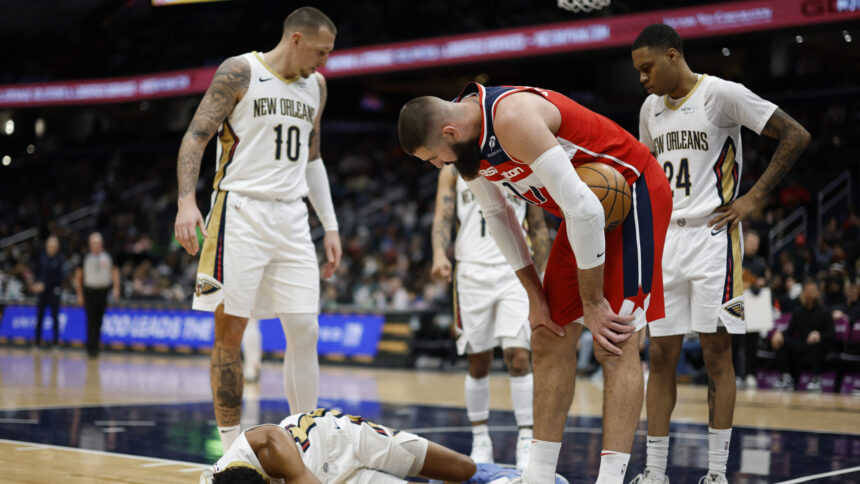 Prieš buvusią komandą kritęs Valančiūnas ir „Wizards“ – vėl blogiausi NBA