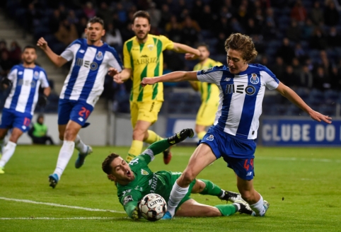 F. Silva pasirašė ilgalaikį kontraktą su „Wolves“ 