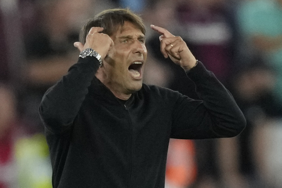 Ashley Youngas: Antonio Conte atėjimas į „Man Utd“ taptų katastrofa
