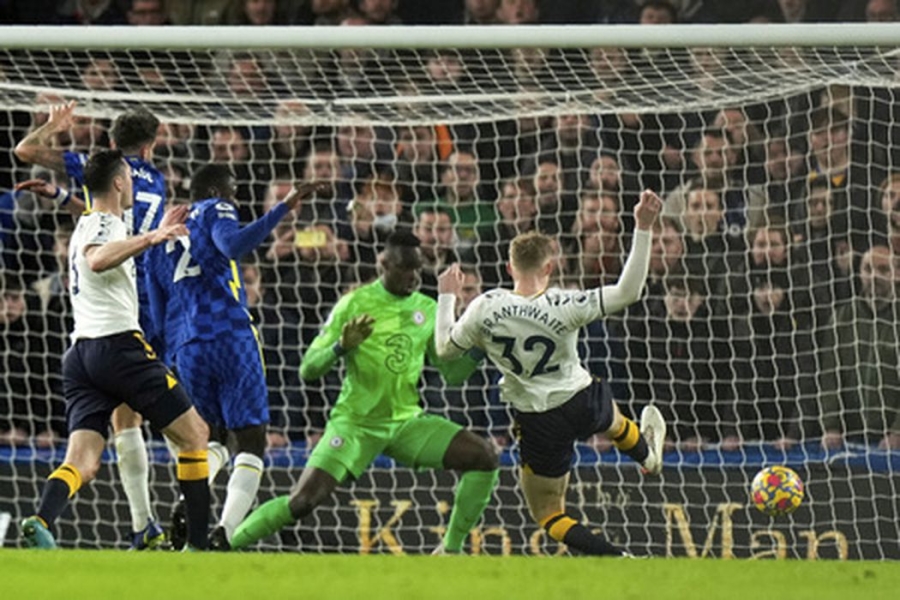 Daug žalio jaunimo naudojusi „Everton“ ekipa neleido „Chelsea“ ekipai triumfuoti namuose