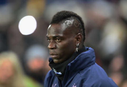 M. Balotelli ir F. Melo sureagavo į G. Chiellini frazes: jis yra bailys
