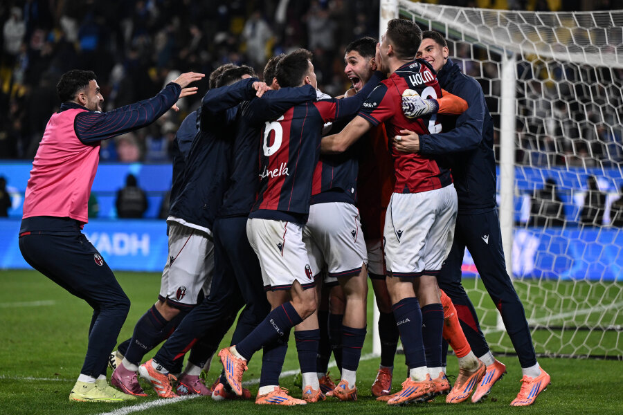 „Bologna“ futbolininkai išvykoje pateikė staigmeną ir įveikė „AC Milan“