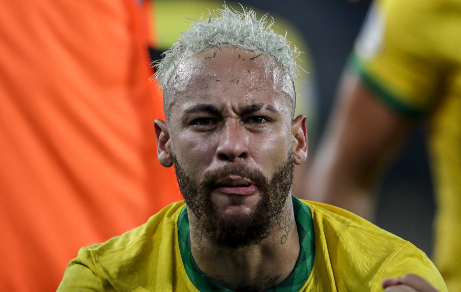 Neymaras kviečiamas į „Premier“ lygos klubą
