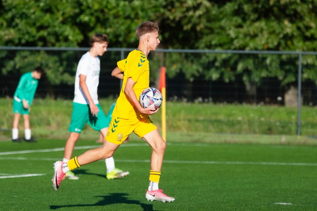 Lietuvos U15 futbolo rinktinė pergalingai pradėjo UEFA turnyrą Maltoje